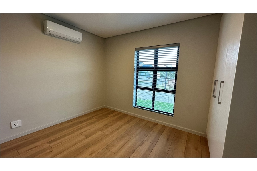 To Let 3 Bedroom Property for Rent in Lemoenkloof Western Cape